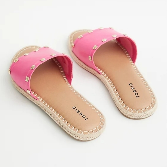 TORRID - BARBIE PINK FAUX LEATHER STUDDED ESPADRILLE SLIDES - Size 8 NWT - Picture 4 of 5